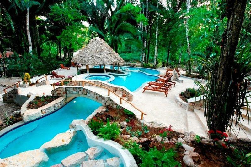 Ian Andersons Caves Branch Jungle Lodge Belmopan Bagian luar foto